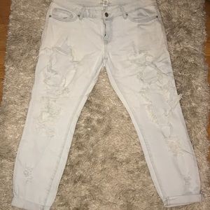 Light wash ripped denim jeans